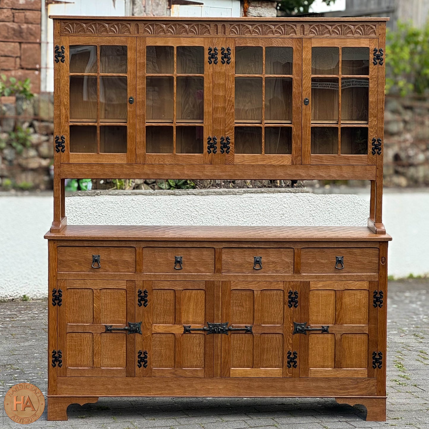 Alan 'Acornman' Grainger (Ex-Mouseman) Arts & Crafts Yorkshire School English Oak Dresser c. 1970.