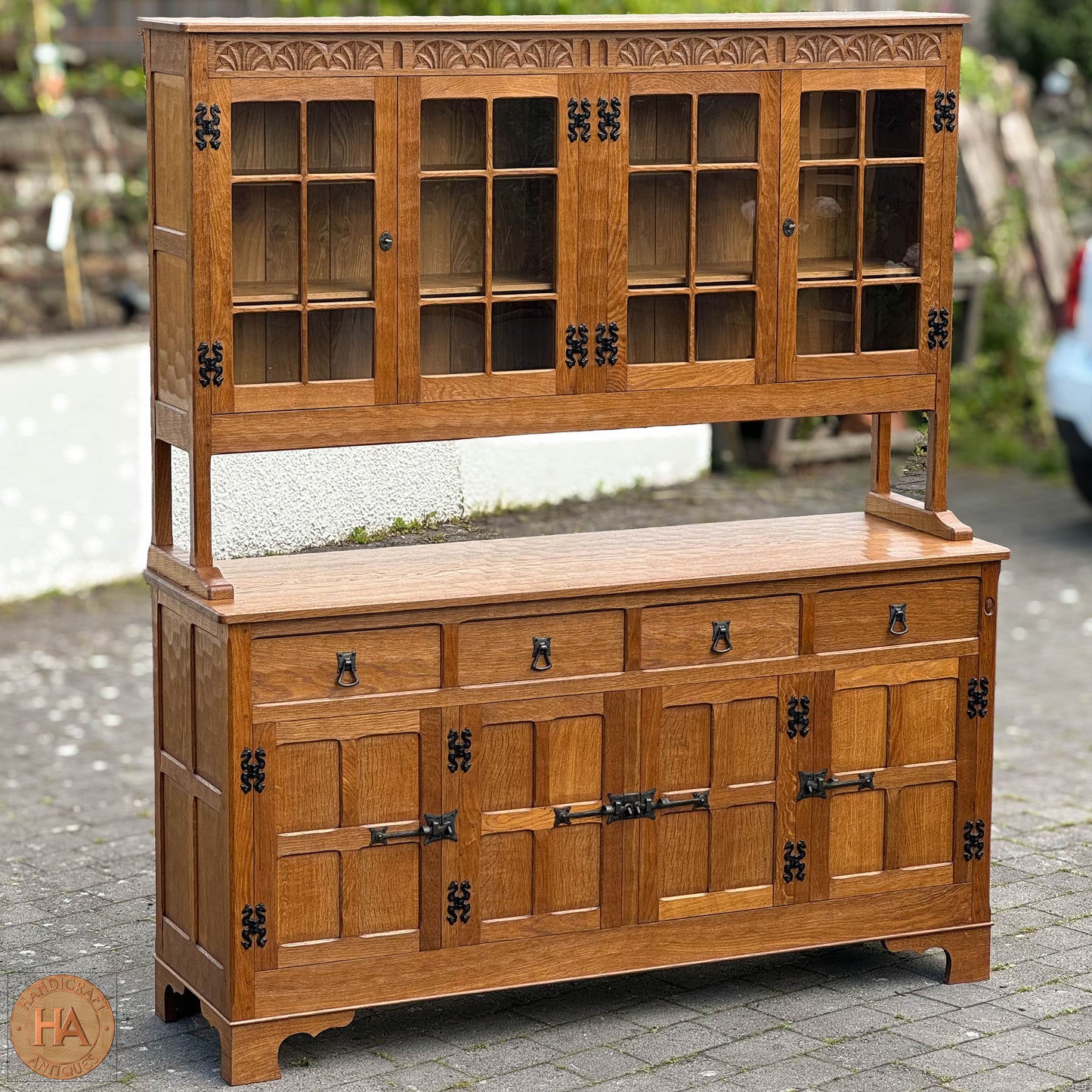 Alan 'Acornman' Grainger (Ex-Mouseman) Arts & Crafts Yorkshire School English Oak Dresser c. 1970.