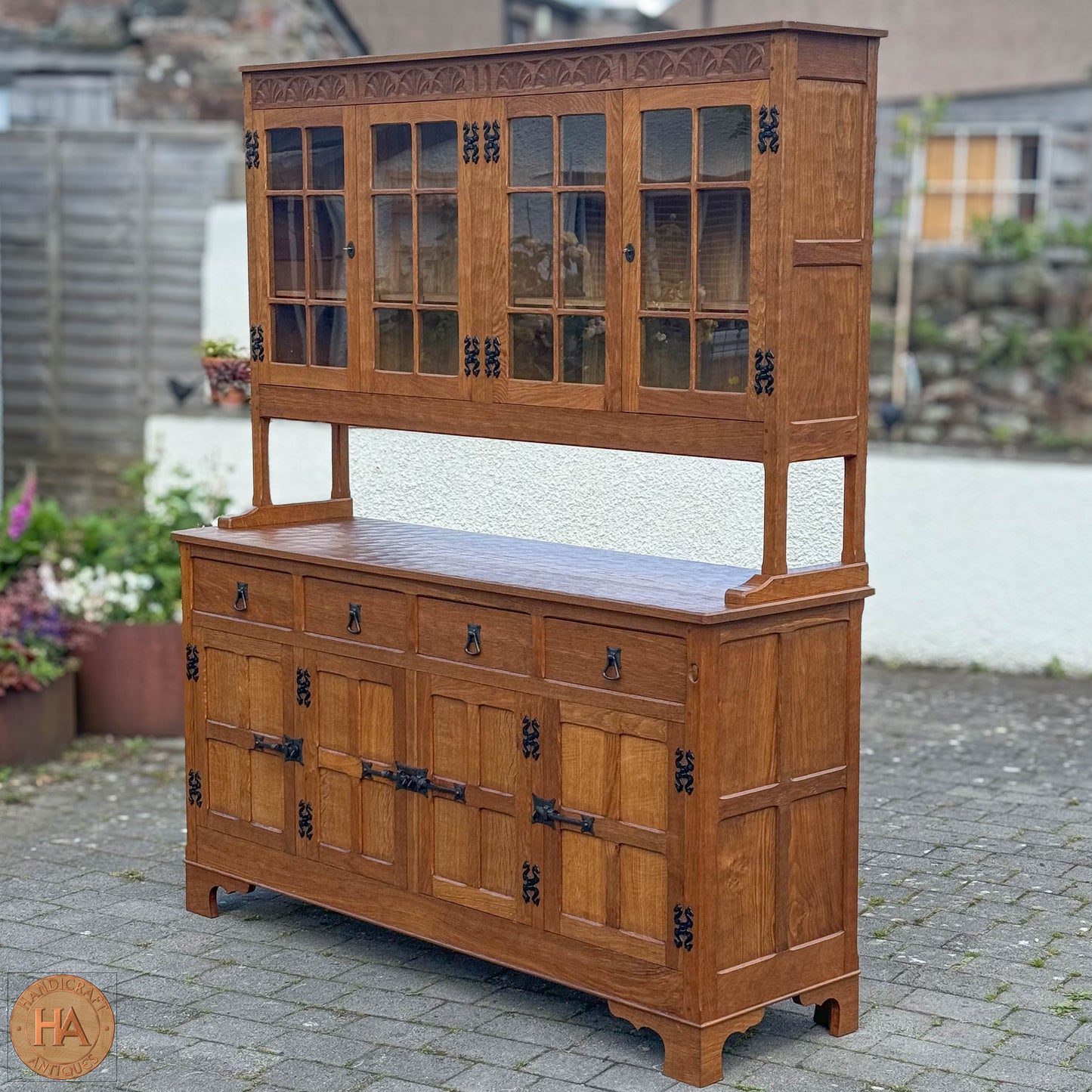 Alan 'Acornman' Grainger (Ex-Mouseman) Arts & Crafts Yorkshire School English Oak Dresser c. 1970.