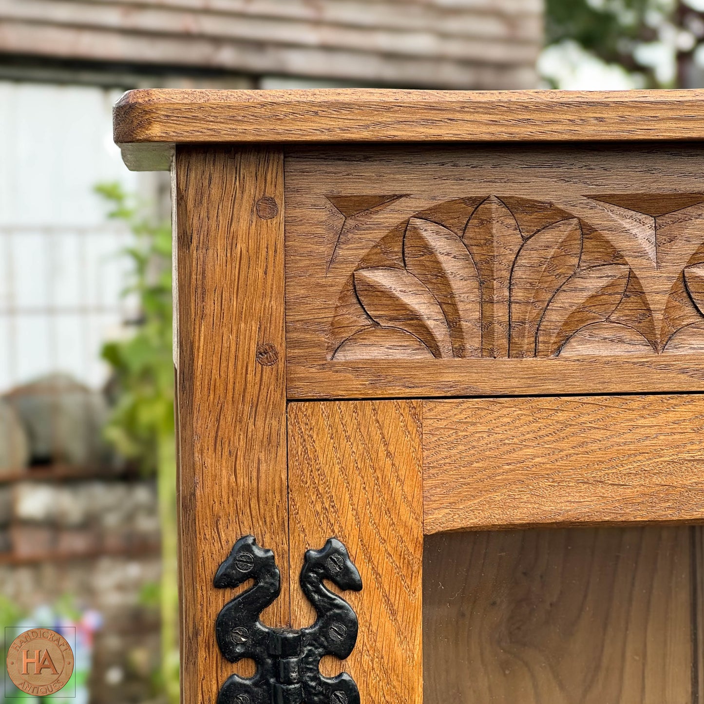 Alan 'Acornman' Grainger (Ex-Mouseman) Arts & Crafts Yorkshire School English Oak Dresser c. 1970.