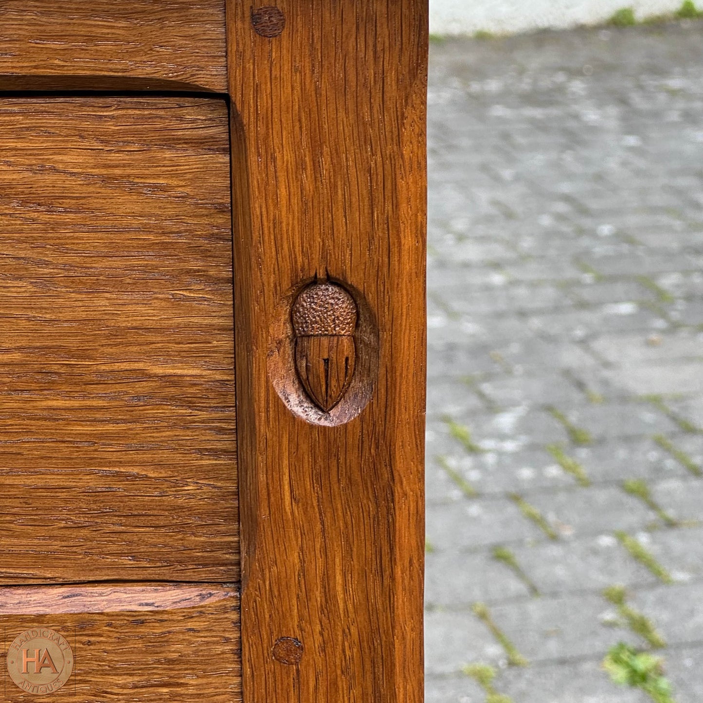 Alan 'Acornman' Grainger (Ex-Mouseman) Arts & Crafts Yorkshire School English Oak Dresser c. 1970.