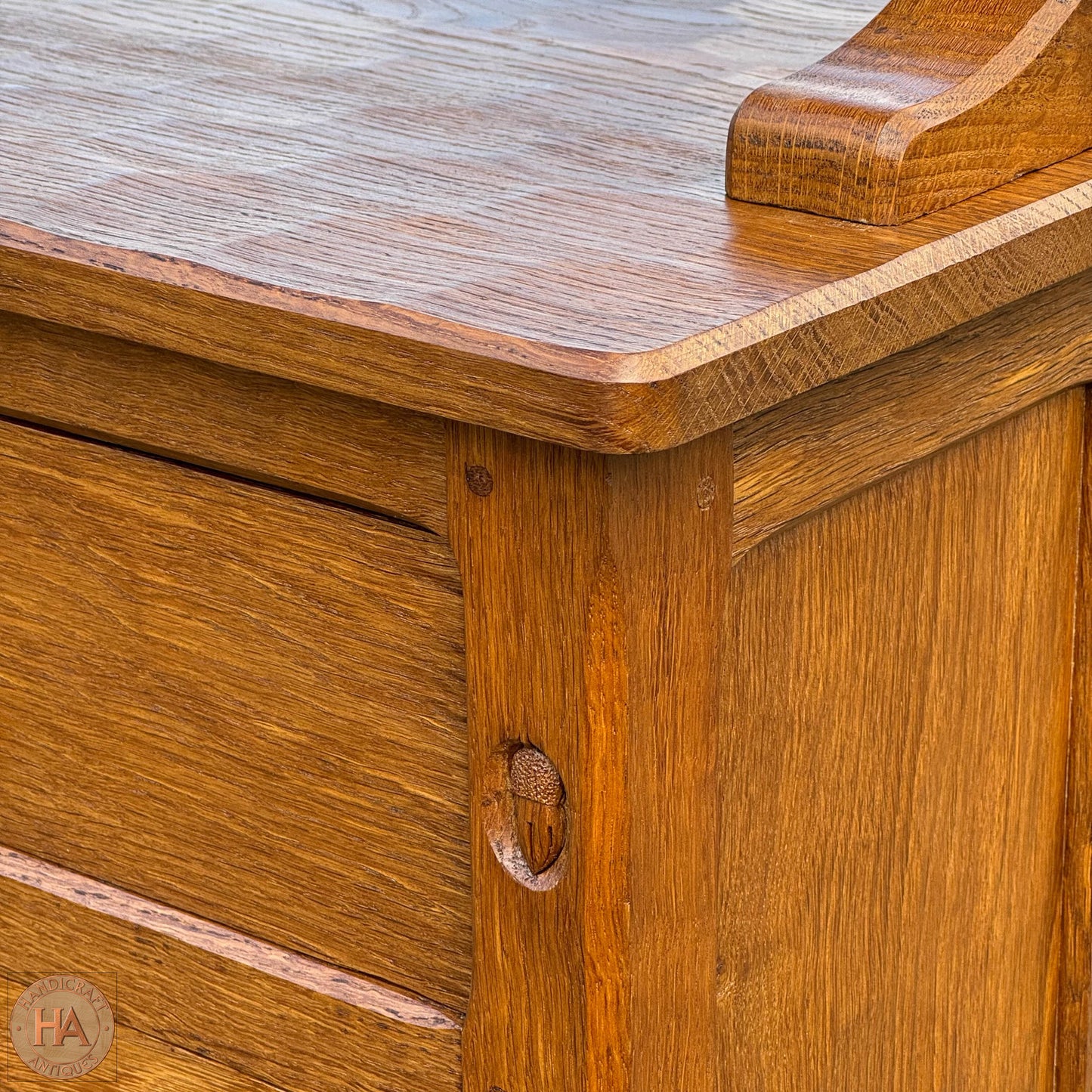 Alan 'Acornman' Grainger (Ex-Mouseman) Arts & Crafts Yorkshire School English Oak Dresser c. 1970.