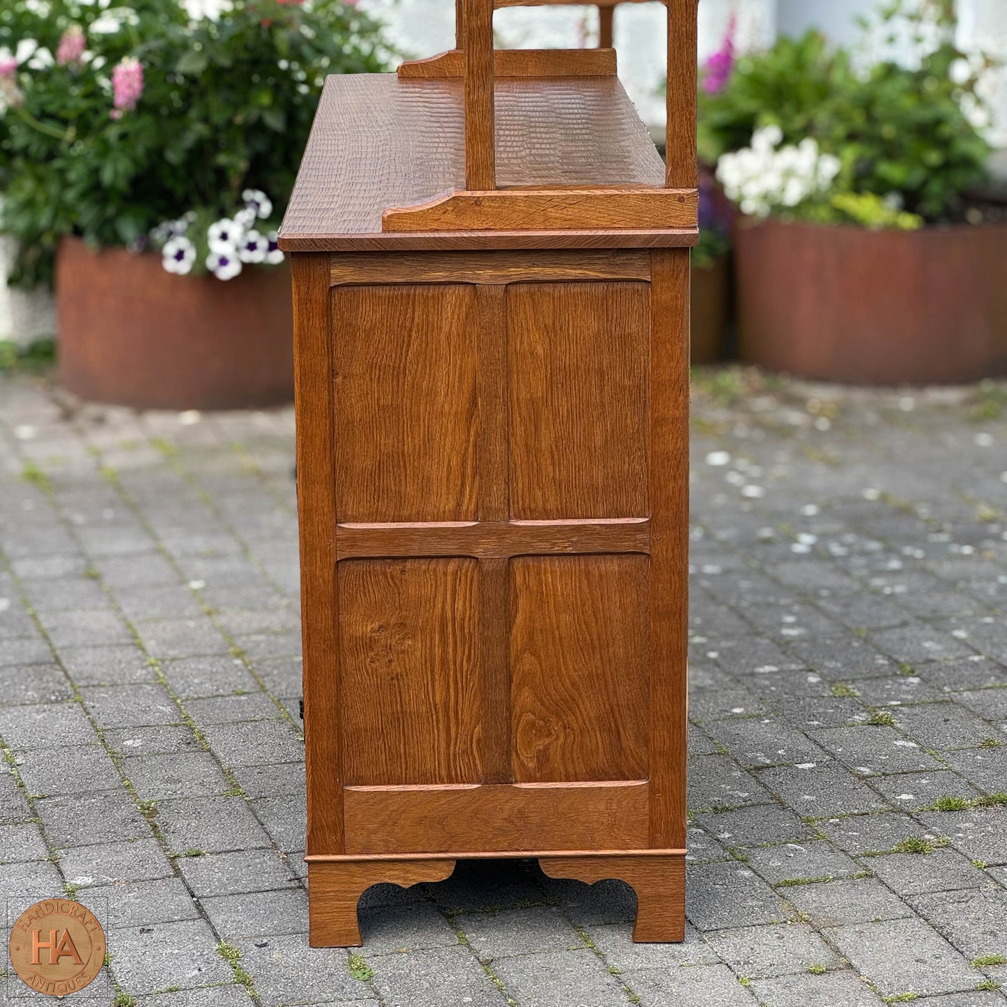 Alan 'Acornman' Grainger (Ex-Mouseman) Arts & Crafts Yorkshire School English Oak Dresser c. 1970.