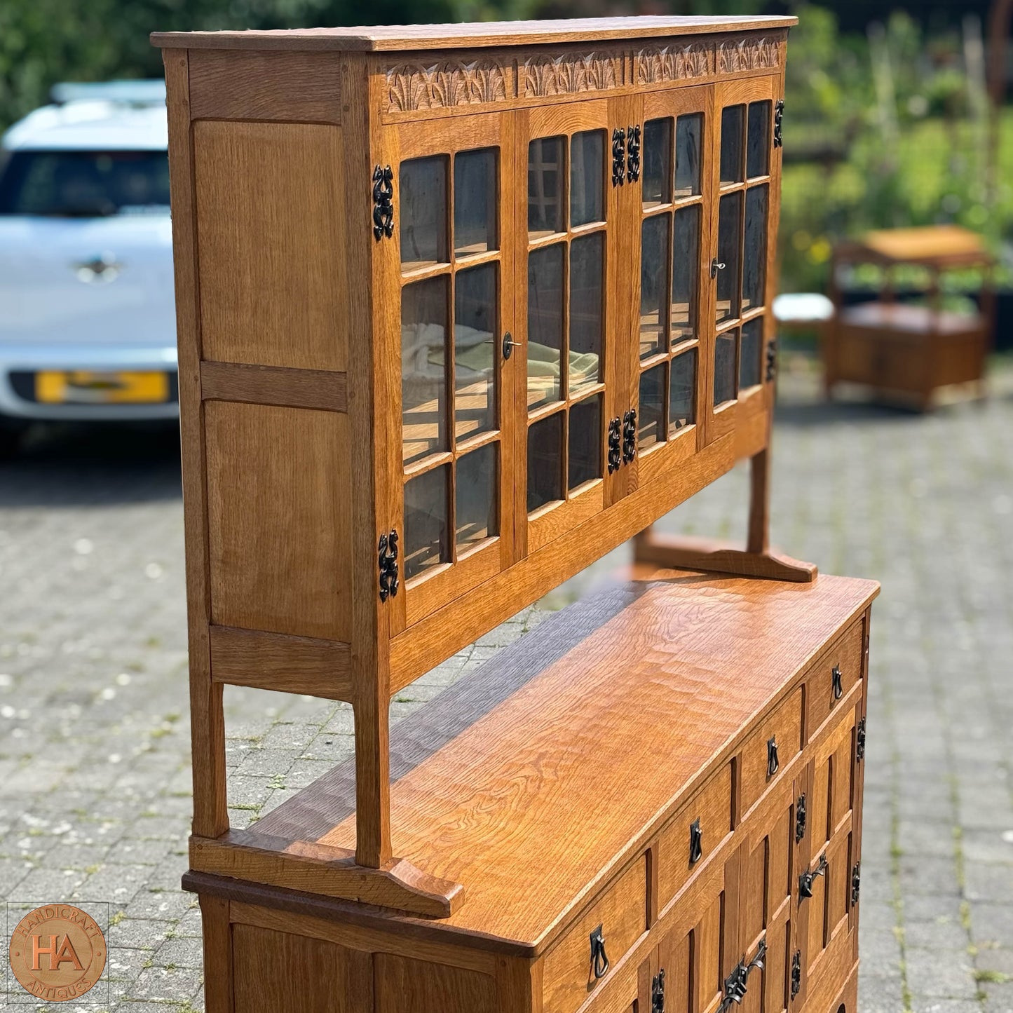 Alan 'Acornman' Grainger (Ex-Mouseman) Arts & Crafts Yorkshire School English Oak Dresser c. 1970.