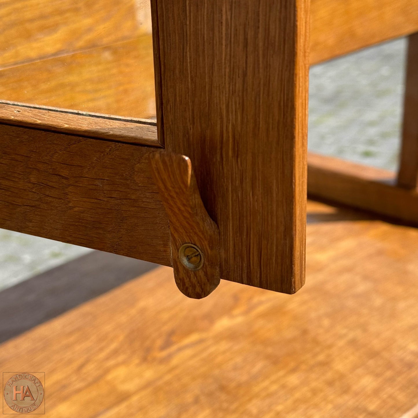 Alan 'Acornman' Grainger (Ex-Mouseman) Arts & Crafts Yorkshire School English Oak Dresser c. 1970.