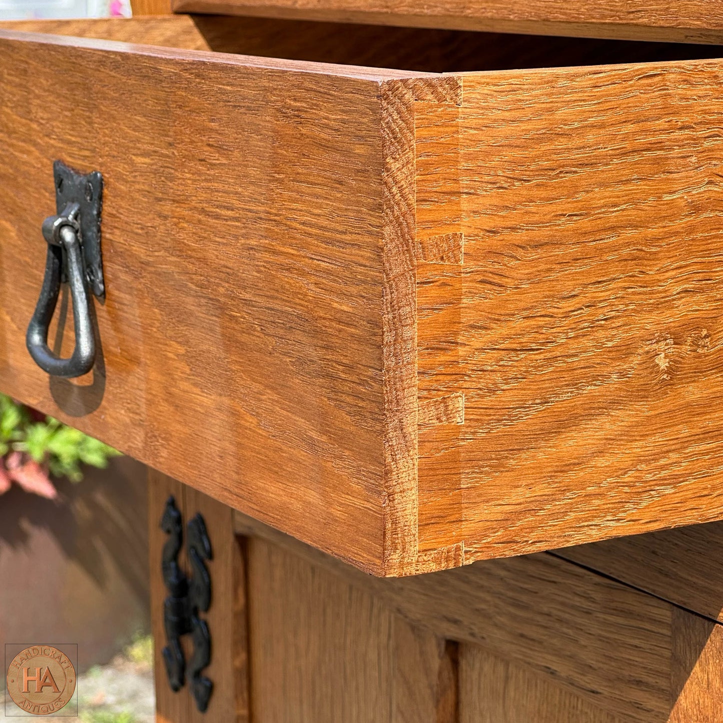 Alan 'Acornman' Grainger (Ex-Mouseman) Arts & Crafts Yorkshire School English Oak Dresser c. 1970.