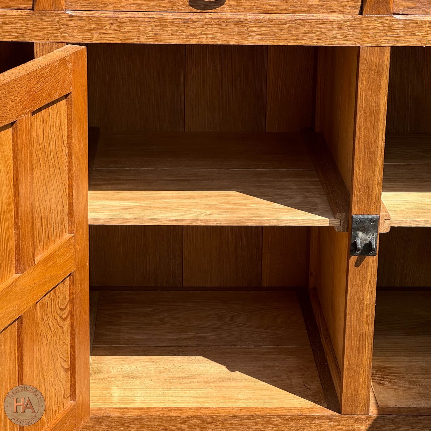 Alan 'Acornman' Grainger (Ex-Mouseman) Arts & Crafts Yorkshire School English Oak Dresser c. 1970.