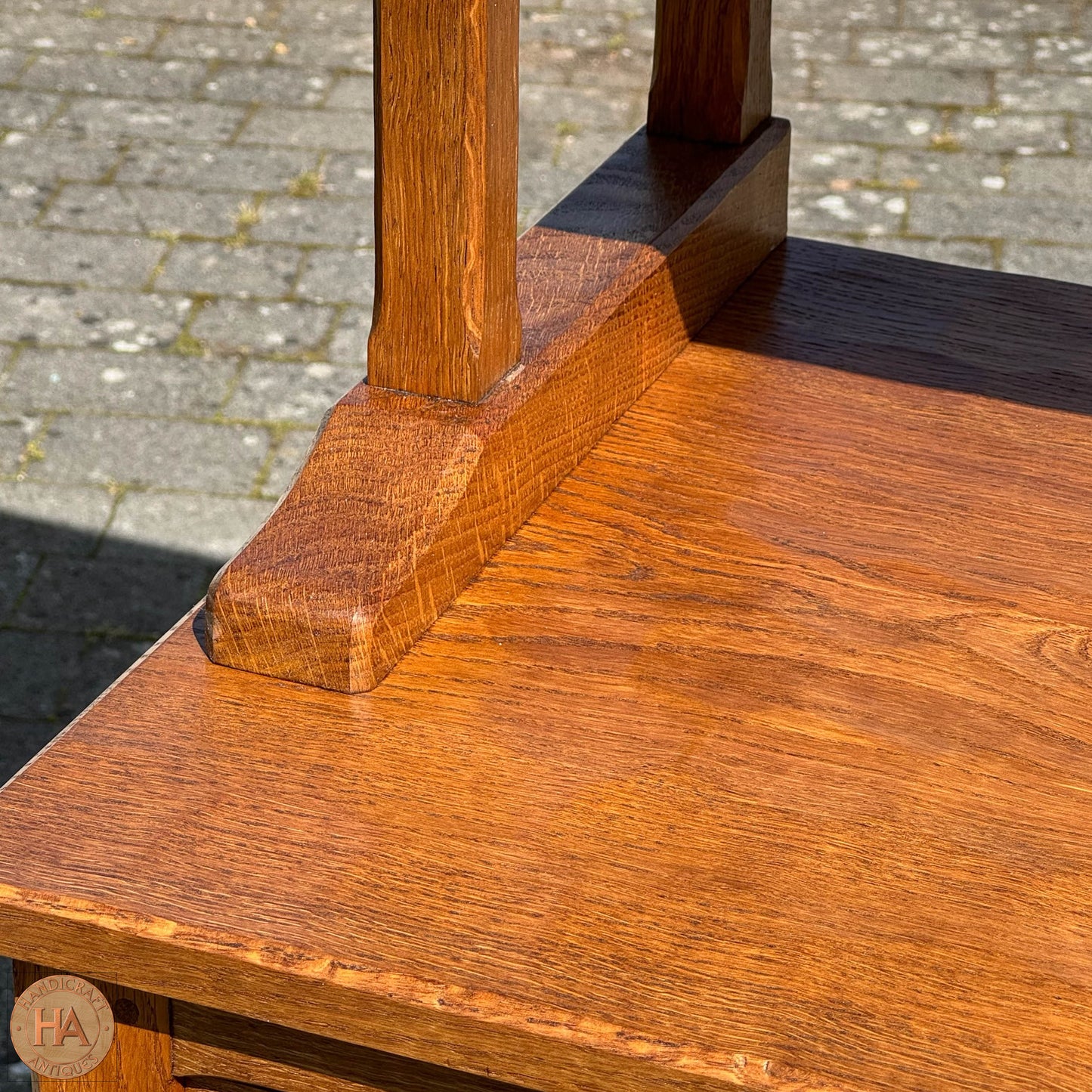 Alan 'Acornman' Grainger (Ex-Mouseman) Arts & Crafts Yorkshire School English Oak Dresser c. 1970.